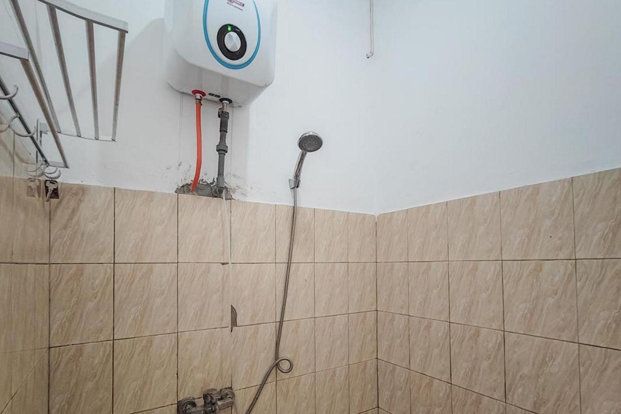 Shekinah Homestay & Cafe Waikabubak Mitra Reddoorz Extérieur photo